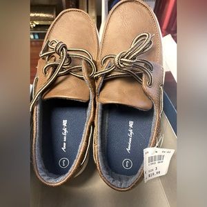 Boys size 3 American Eagle topsiders
